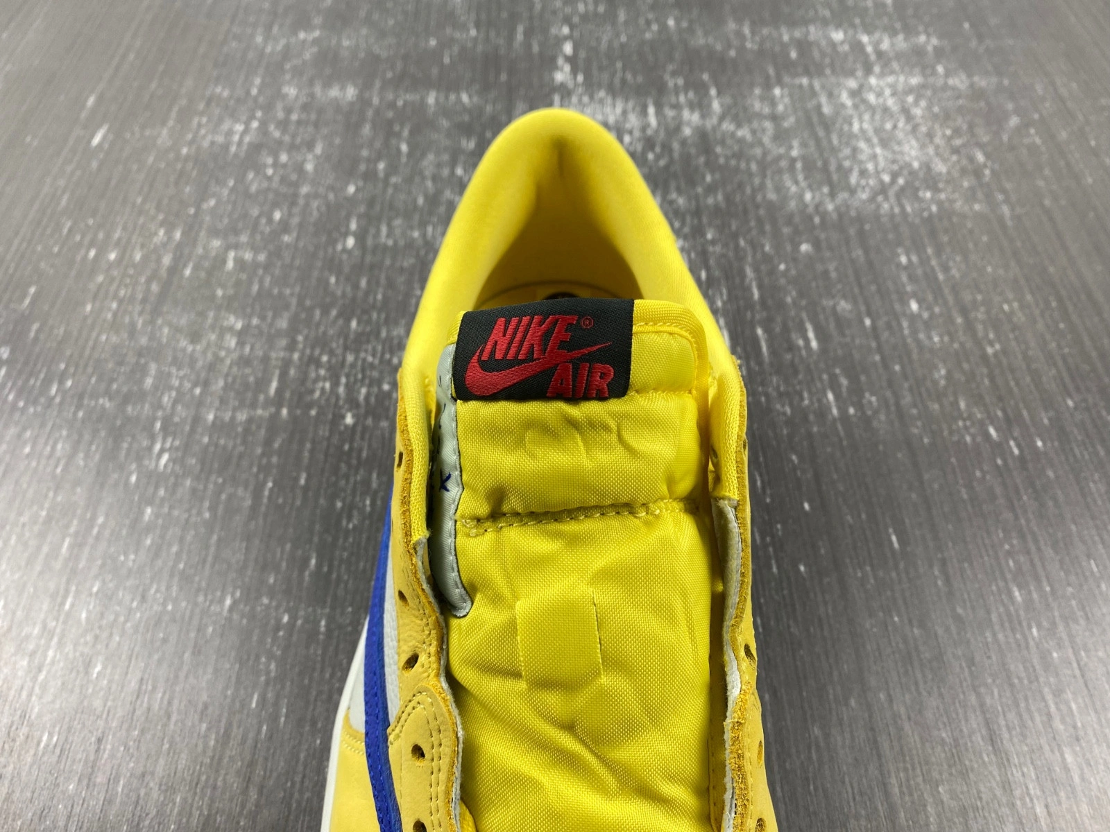 Travis Scott Air Jordan 1 Low OG Canary DZ4137-700