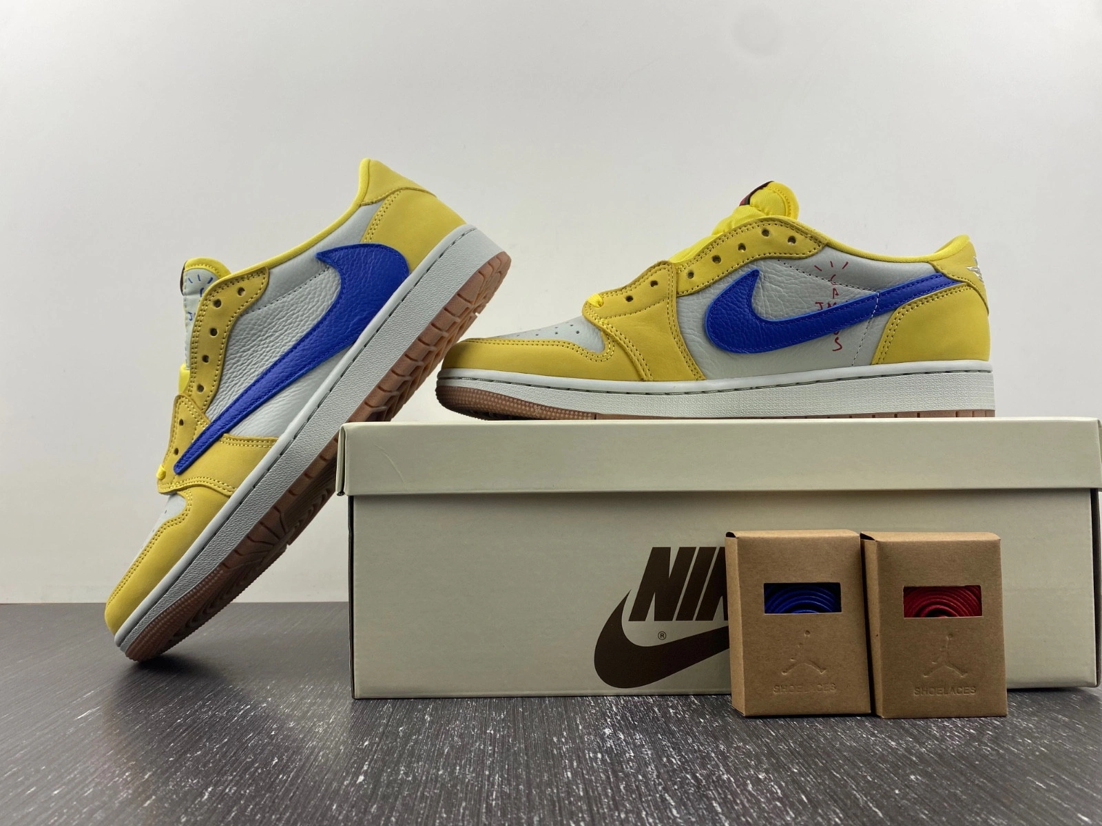 Travis Scott Air Jordan 1 Low OG Canary DZ4137-700
