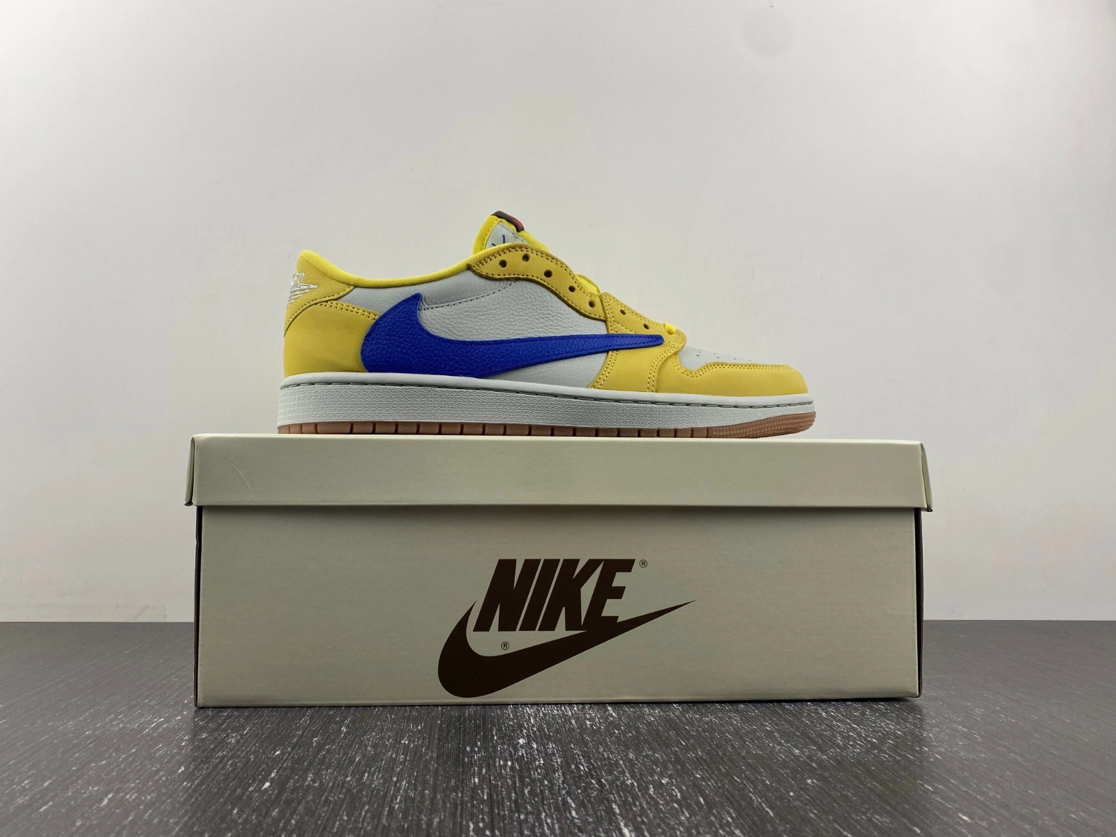 Travis Scott Air Jordan 1 Low OG Canary DZ4137-700