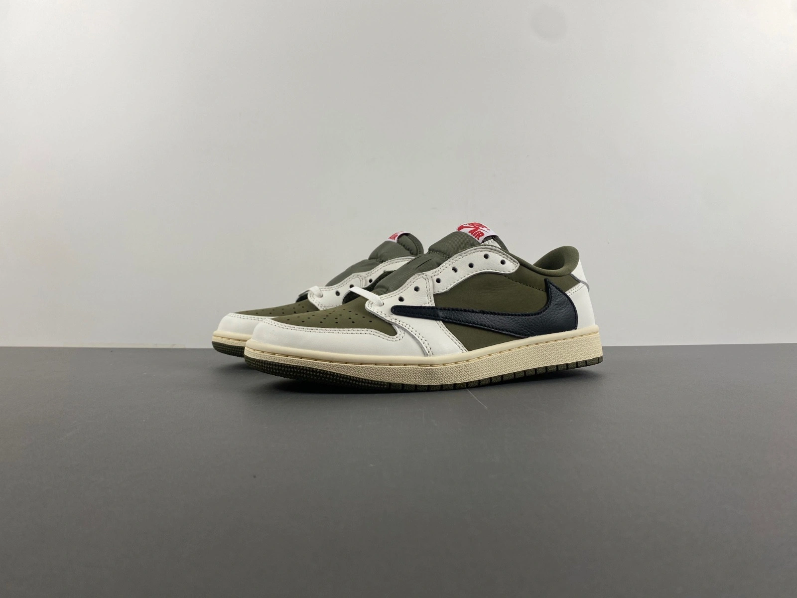 Travis Scott Air Jordan 1 Low OG Olive DM7866-200