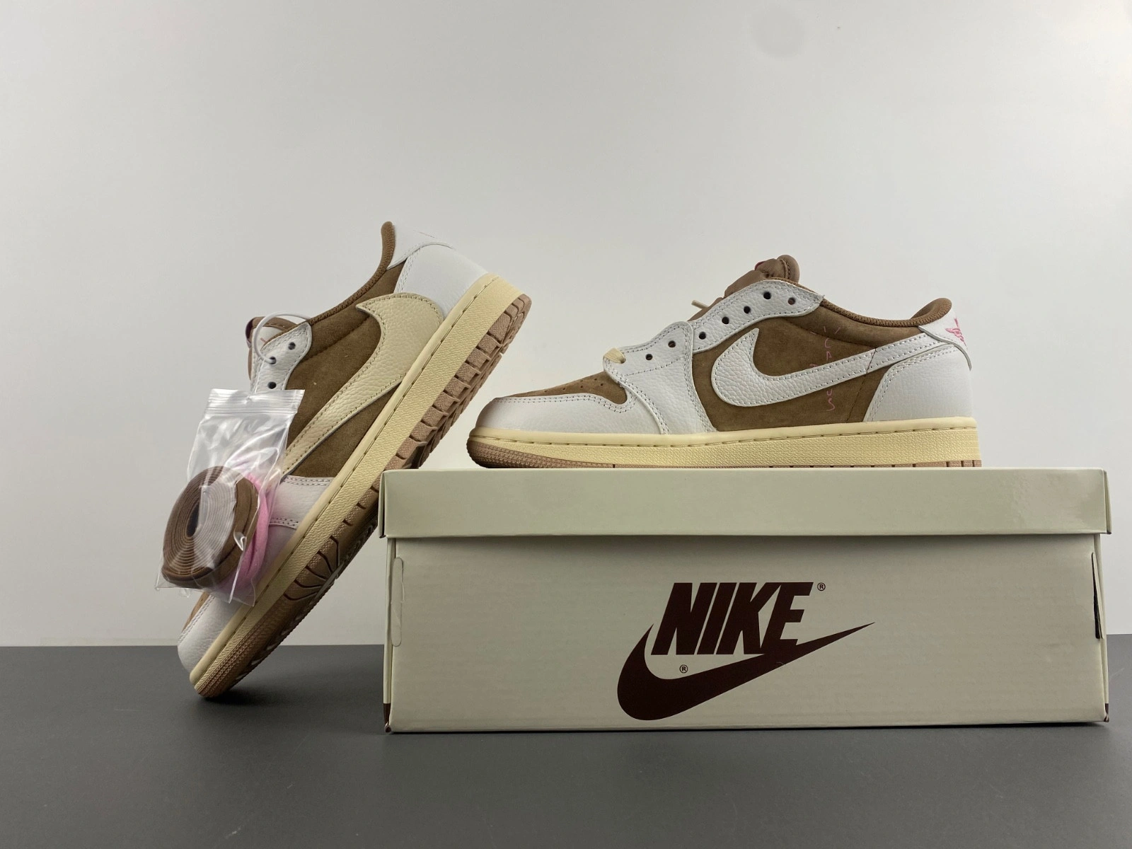 Travis Scott Air Jordan 1 Low OG Sail Shy Pink DM7866-106