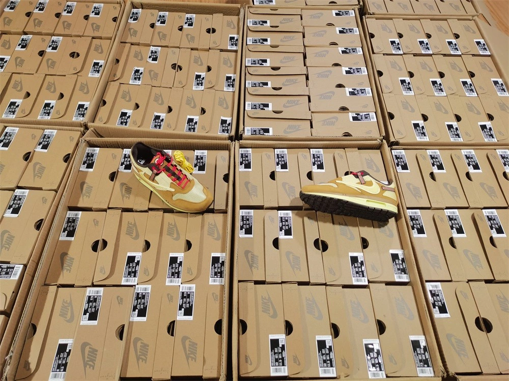Travis Scott Nike Air Max 1 DO9392-701