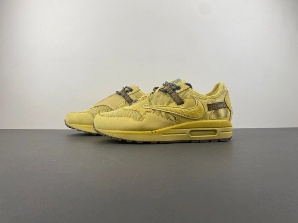 Travis Scott Nike Air Max 1 Wheat DO9392-700