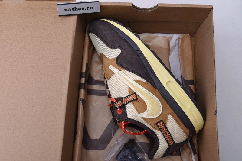 Travis Scott Nike Air Max 1 do9392-200