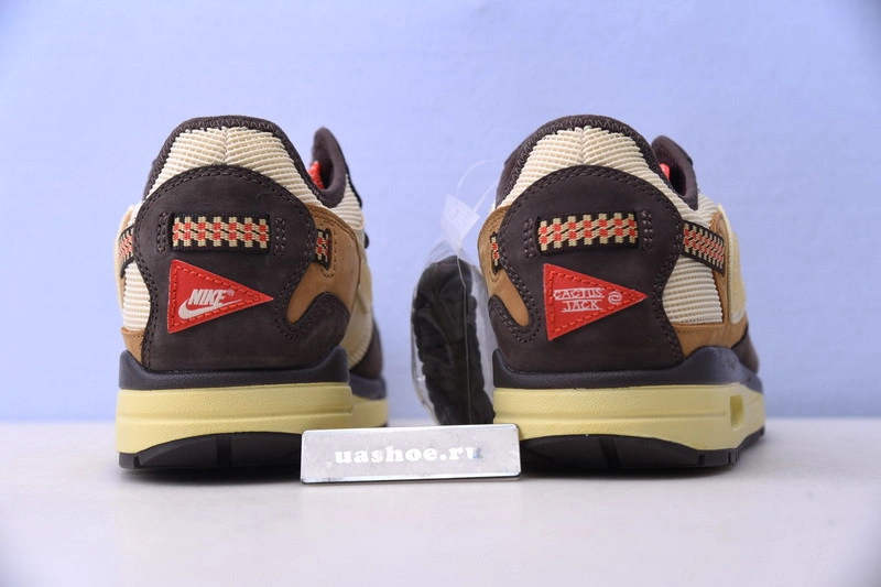 Travis Scott Nike Air Max 1 do9392-200