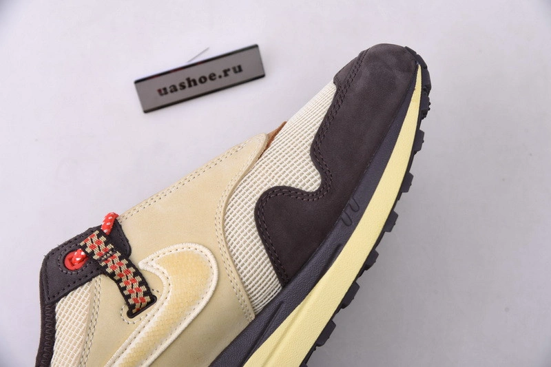 Travis Scott Nike Air Max 1 do9392-200