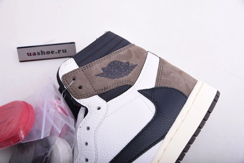 Travis Scott x Air Jordan 1  CD4487-101