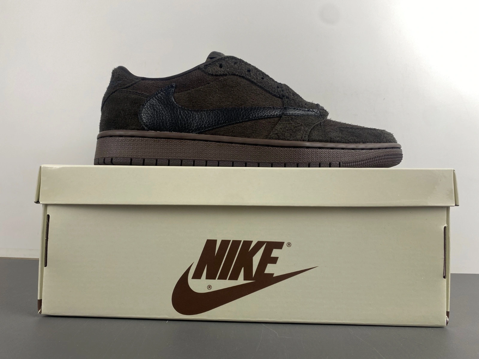 Travis Scott x Air Jordan 1 Low OG Velvet Brown DM7866-202