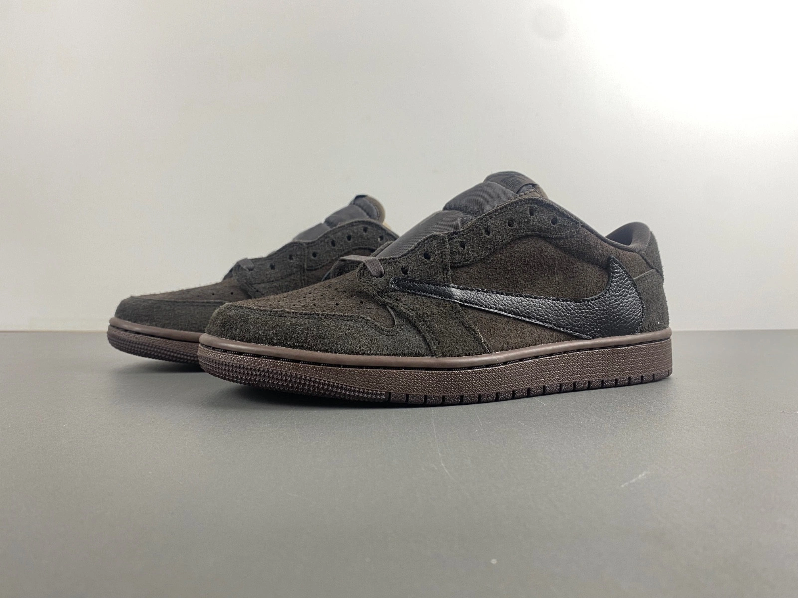 Travis Scott x Air Jordan 1 Low OG Velvet Brown DM7866-202