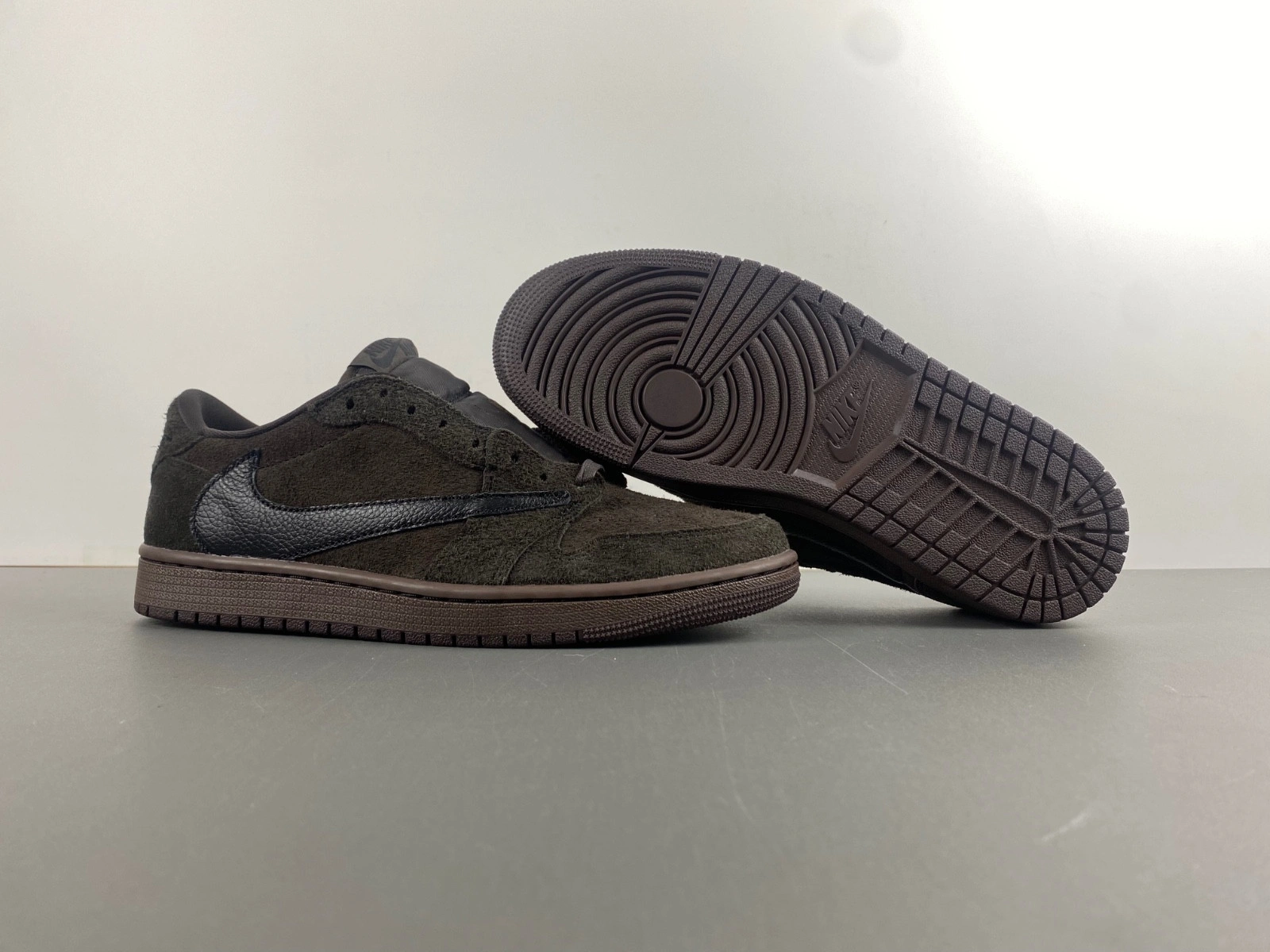 Travis Scott x Air Jordan 1 Low OG Velvet Brown DM7866-202