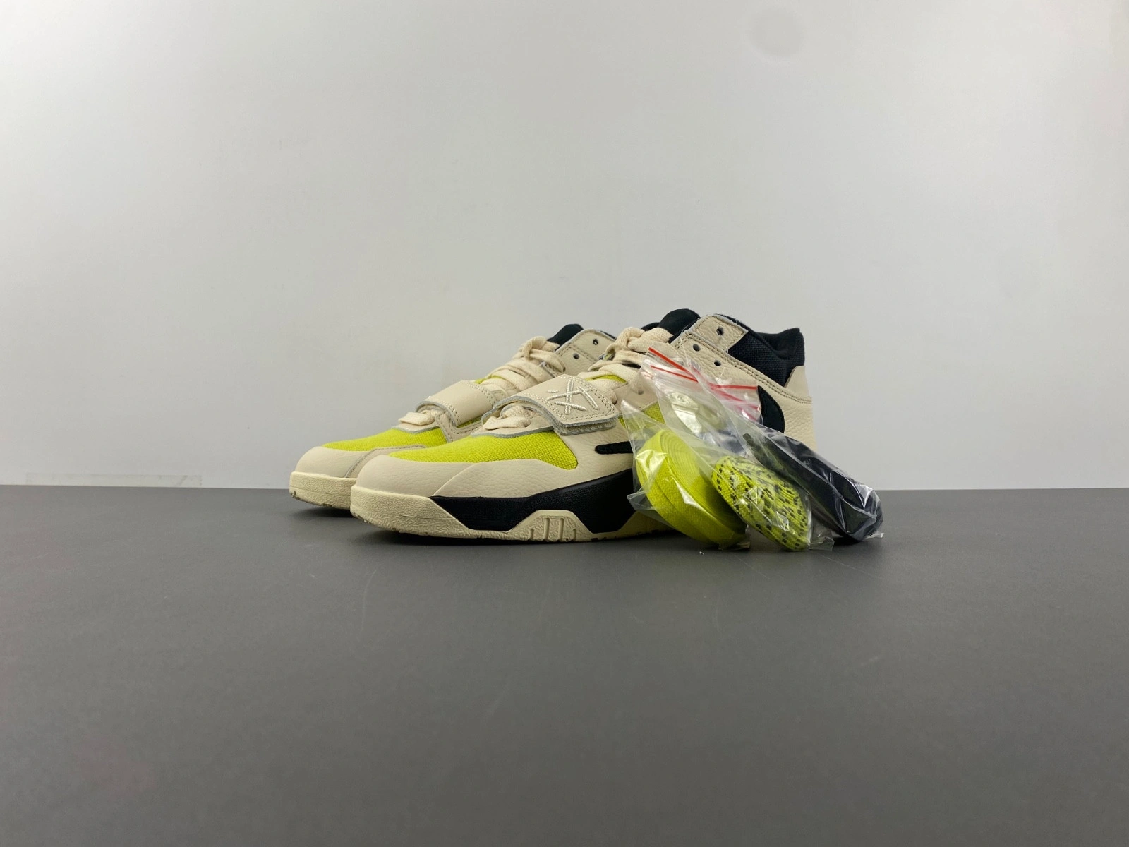 Travis Scott x Jordan Jumpman Jack TR “Bright Cactus FZ8117-102