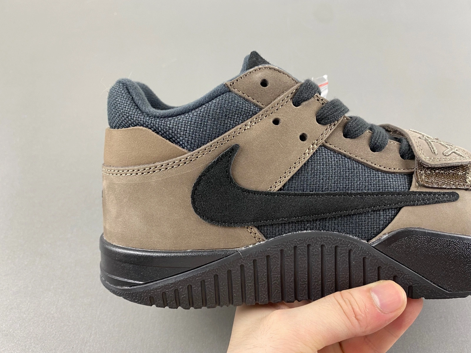 Travis Scott x Jordan Jumpman Jack TR “Dark Mocha”  FZ8117-201