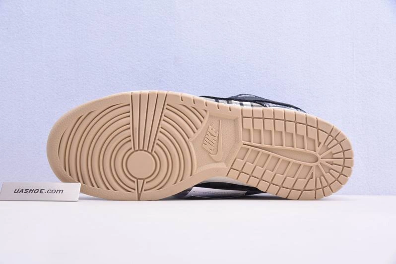 Travis Scott x Nike SB Dunk Low CT5053-001