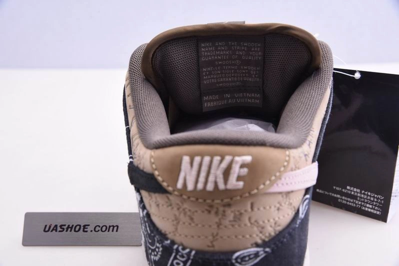 Travis Scott x Nike SB Dunk Low CT5053-001