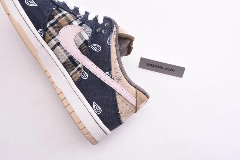 Travis Scott x Nike SB Dunk Low CT5053-001