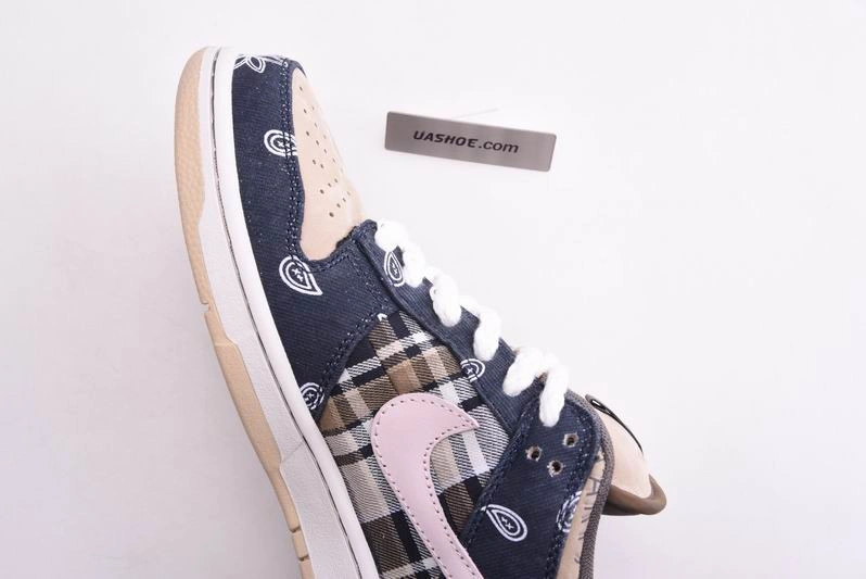 Travis Scott x Nike SB Dunk Low CT5053-001