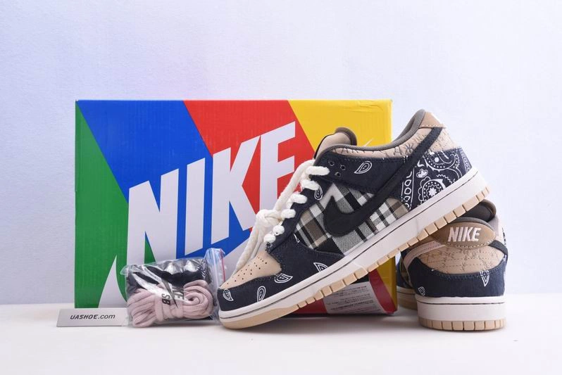 Travis Scott x Nike SB Dunk Low CT5053-001