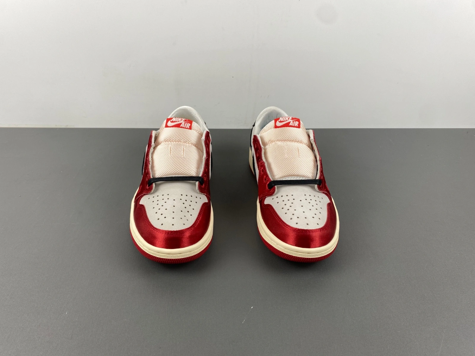 Trophy Room Air Jordan 1 Low OG FN0432-100