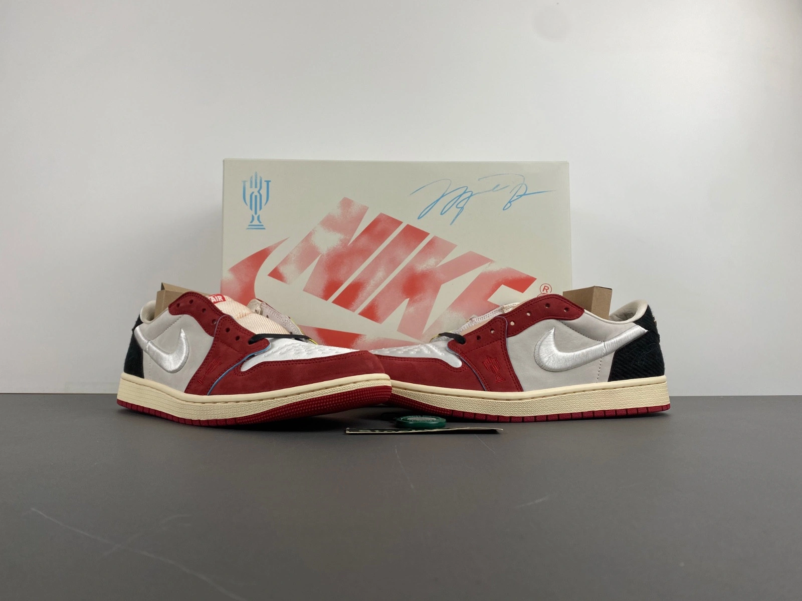 Trophy Room x Air Jordan 1 Low OG Home HV6157-100
