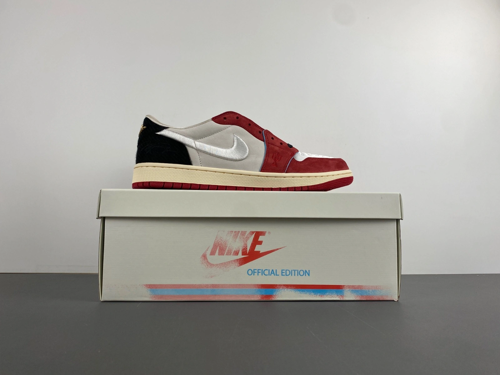 Trophy Room x Air Jordan 1 Low OG Home HV6157-100