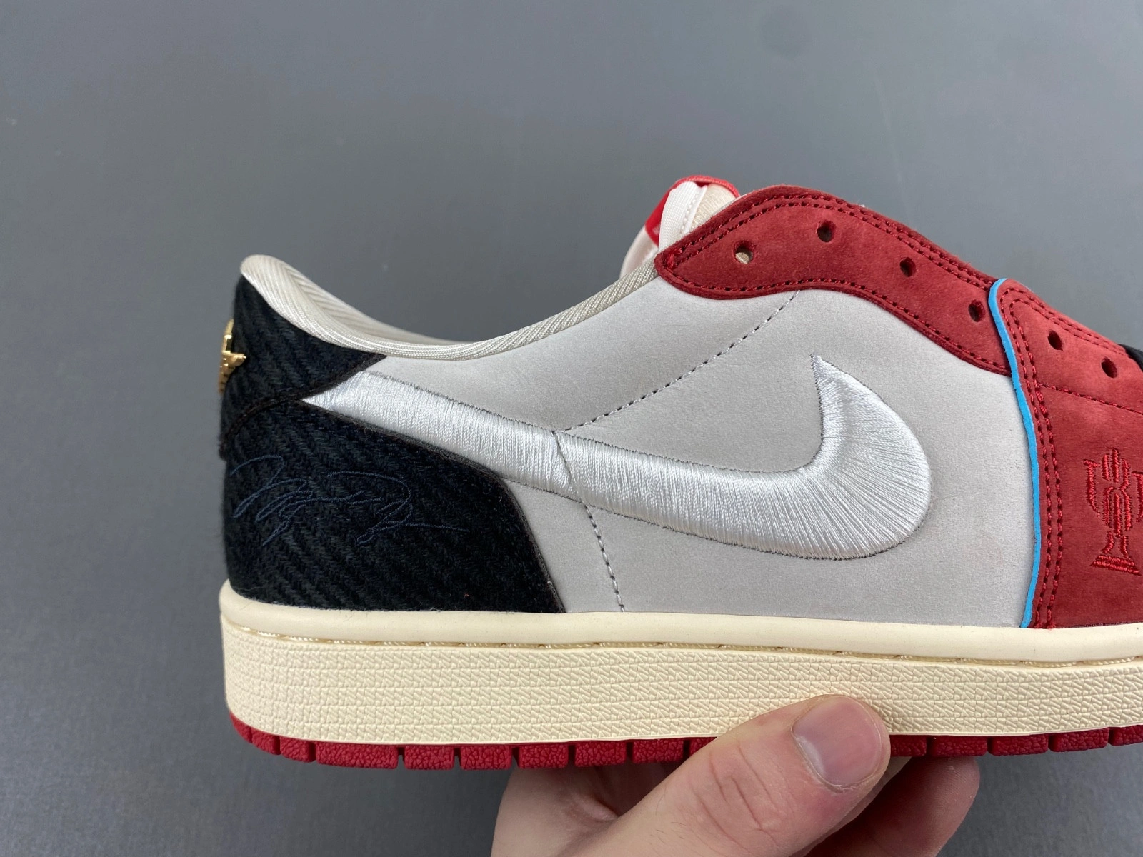Trophy Room x Air Jordan 1 Low OG Home HV6157-100