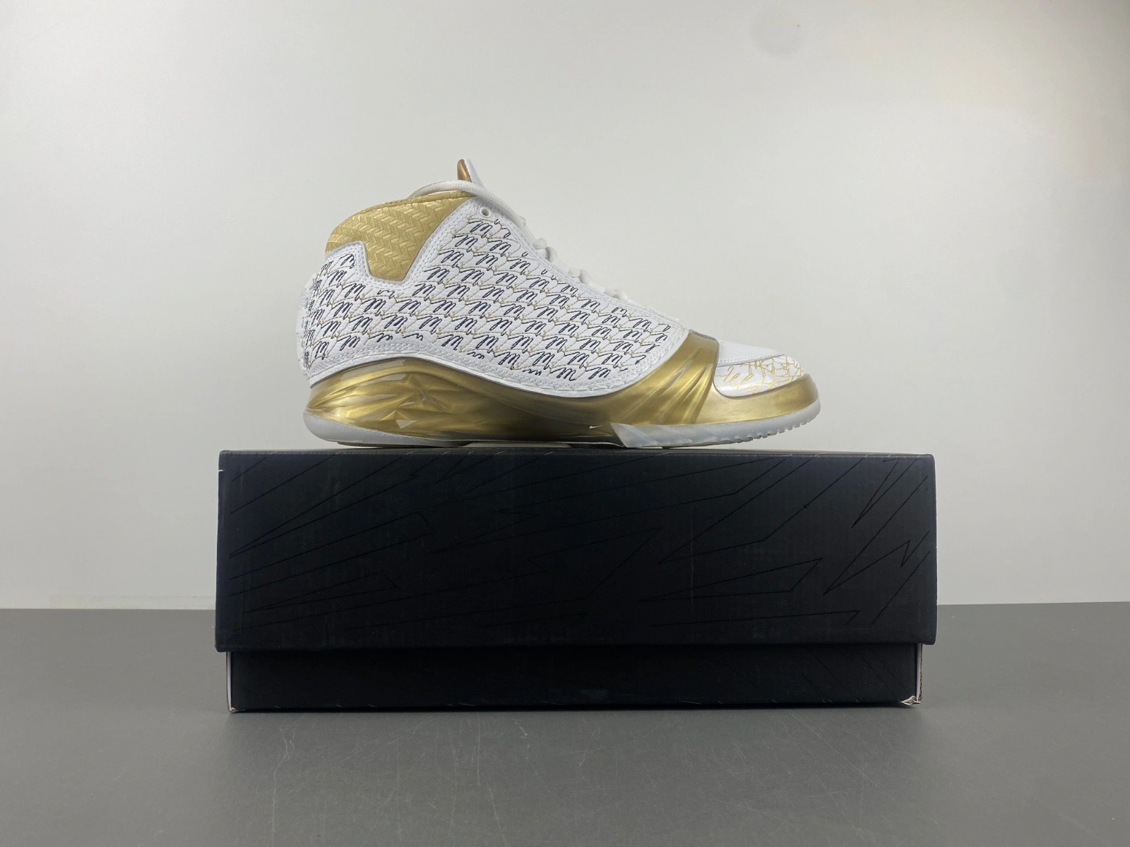 Trophy Room x Air Jordan 23 Retro 'White' 853336-123