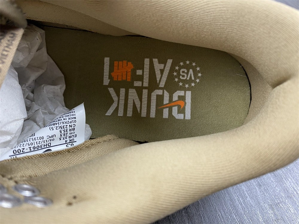 Undefeated x Dunk Low SP 'Canteen' - Nike - DH3061 200