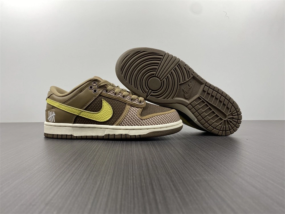 Undefeated x Dunk Low SP 'Canteen' - Nike - DH3061 200