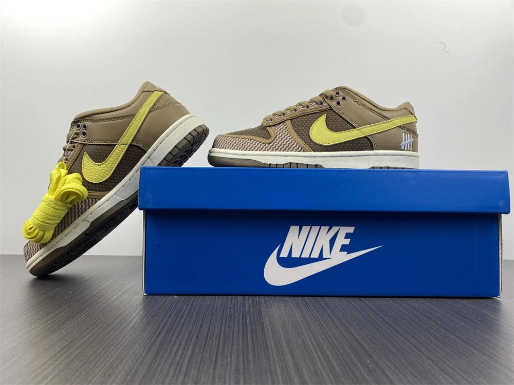 Undefeated x Dunk Low SP 'Canteen' - Nike - DH3061 200