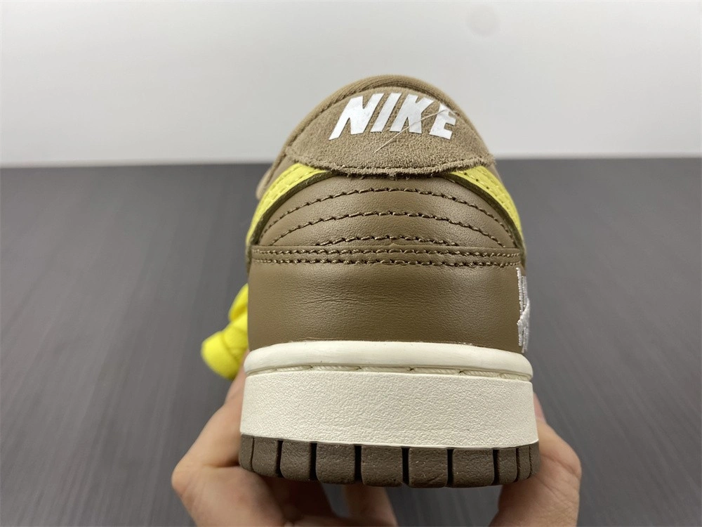 Undefeated x Dunk Low SP 'Canteen' - Nike - DH3061 200