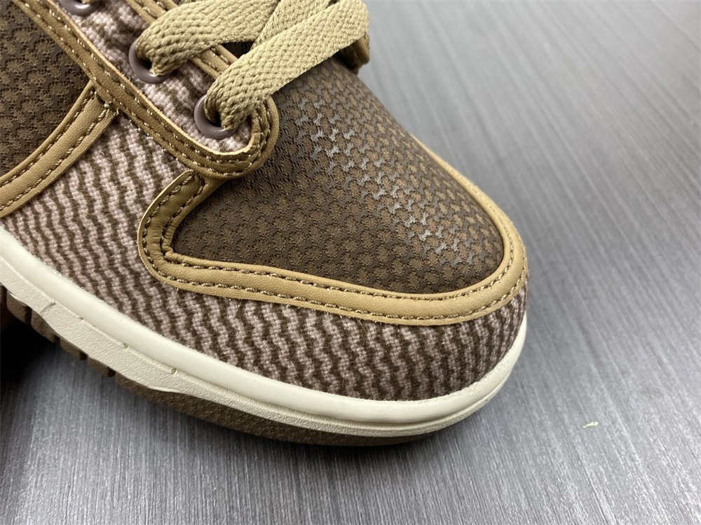 Undefeated x Dunk Low SP 'Canteen' - Nike - DH3061 200