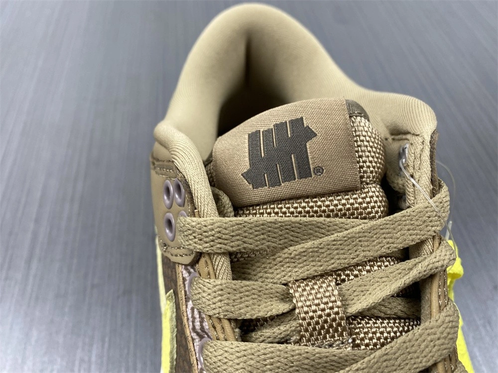 Undefeated x Dunk Low SP 'Canteen' - Nike - DH3061 200