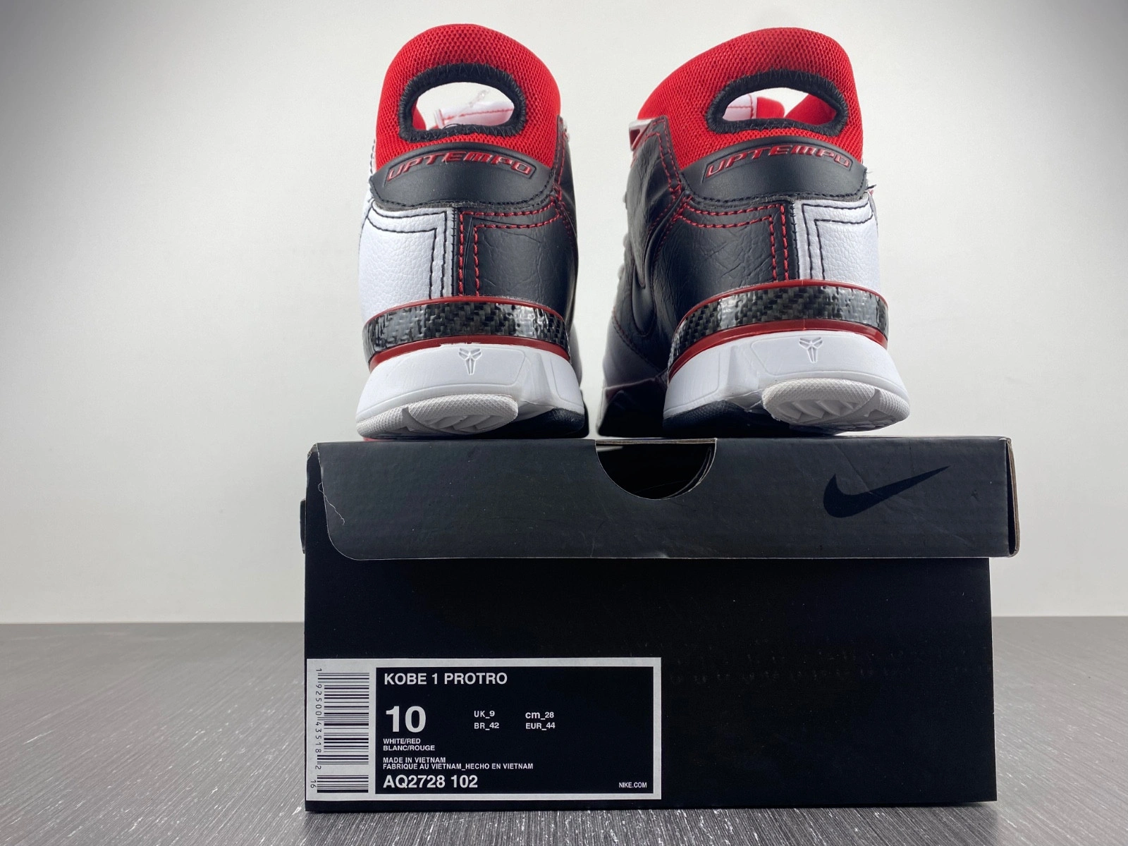 Undefeated x Nike Kobe 1 ZK1 AQ2728-102