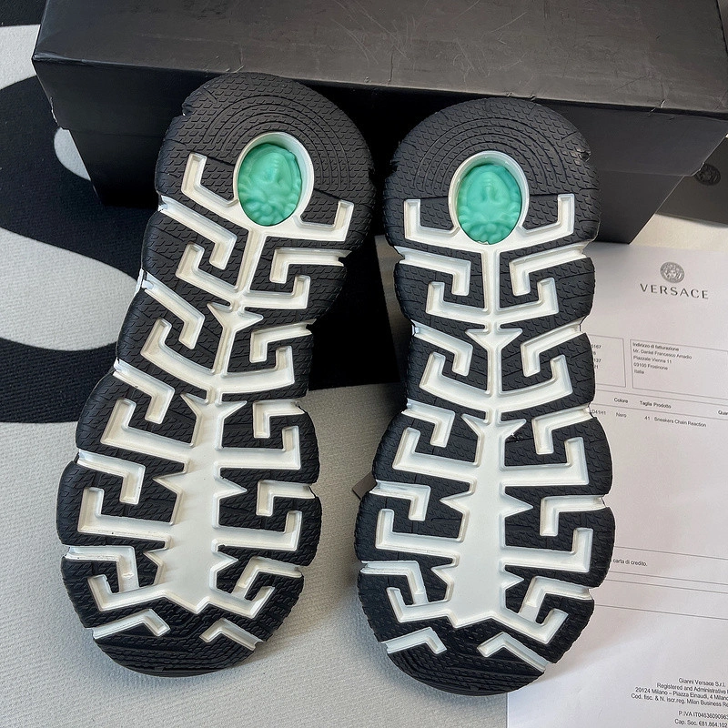 Vesace  Sneakers