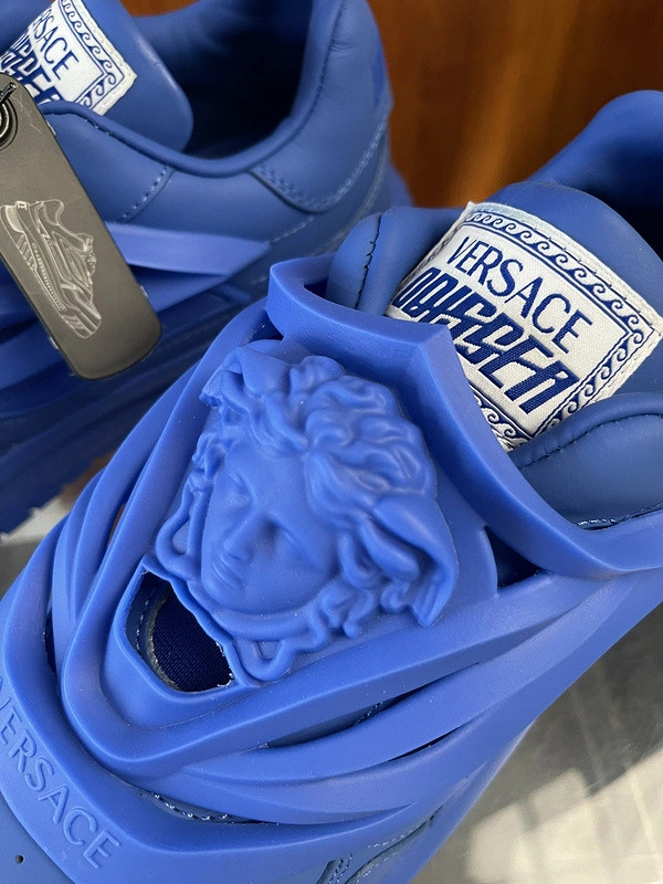 Vesace  Sneakers