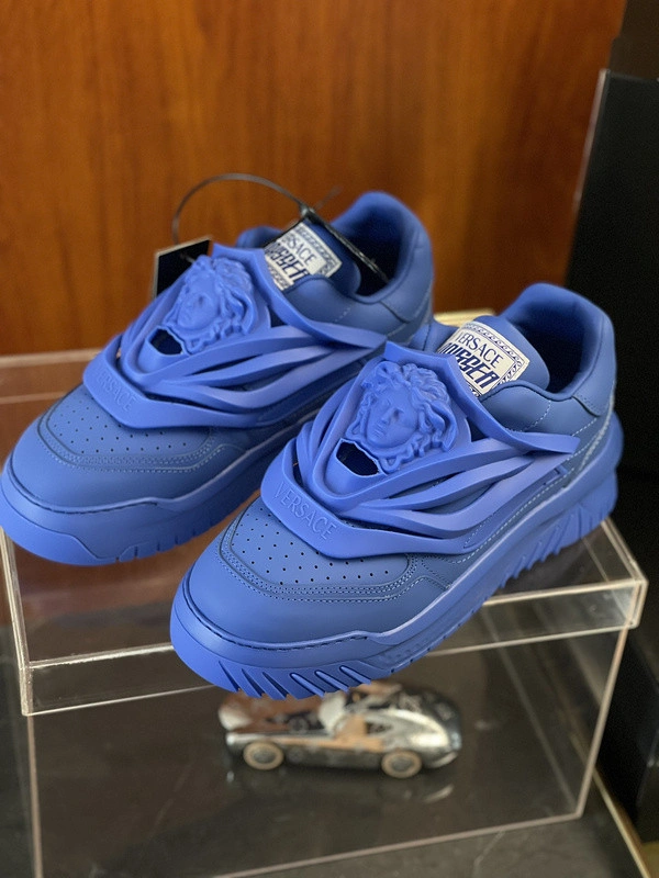 Vesace  Sneakers