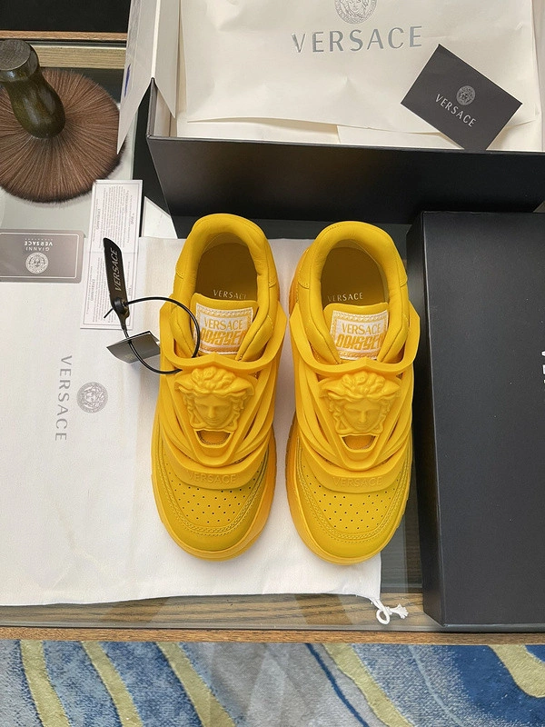 Vesace  Sneakers