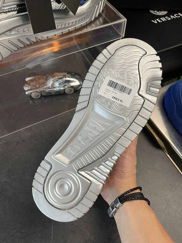 Vesace  Sneakers