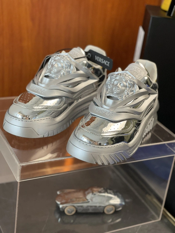 Vesace  Sneakers