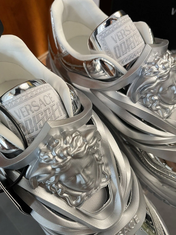 Vesace  Sneakers