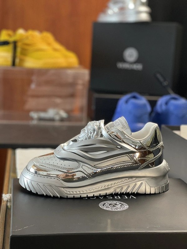 Vesace  Sneakers