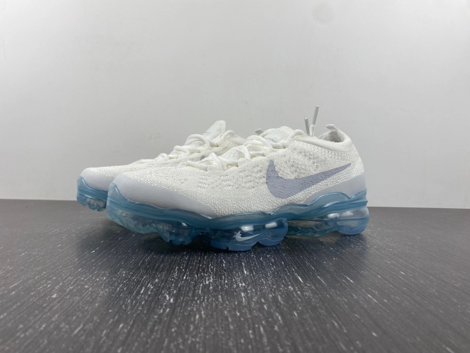 Wmns Air VaporMax 2023 Flyknit 'Pure Platinum'  DV6840-100