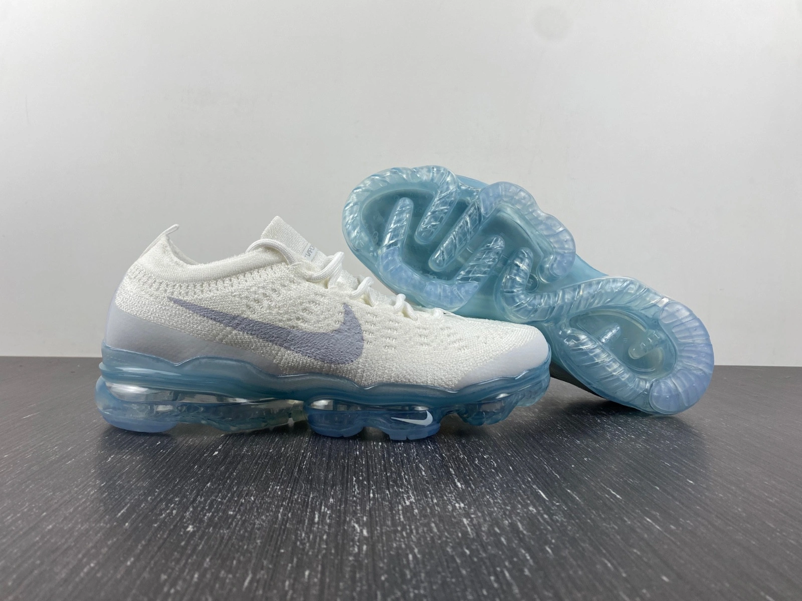 Wmns Air VaporMax 2023 Flyknit 'Pure Platinum'  DV6840-100