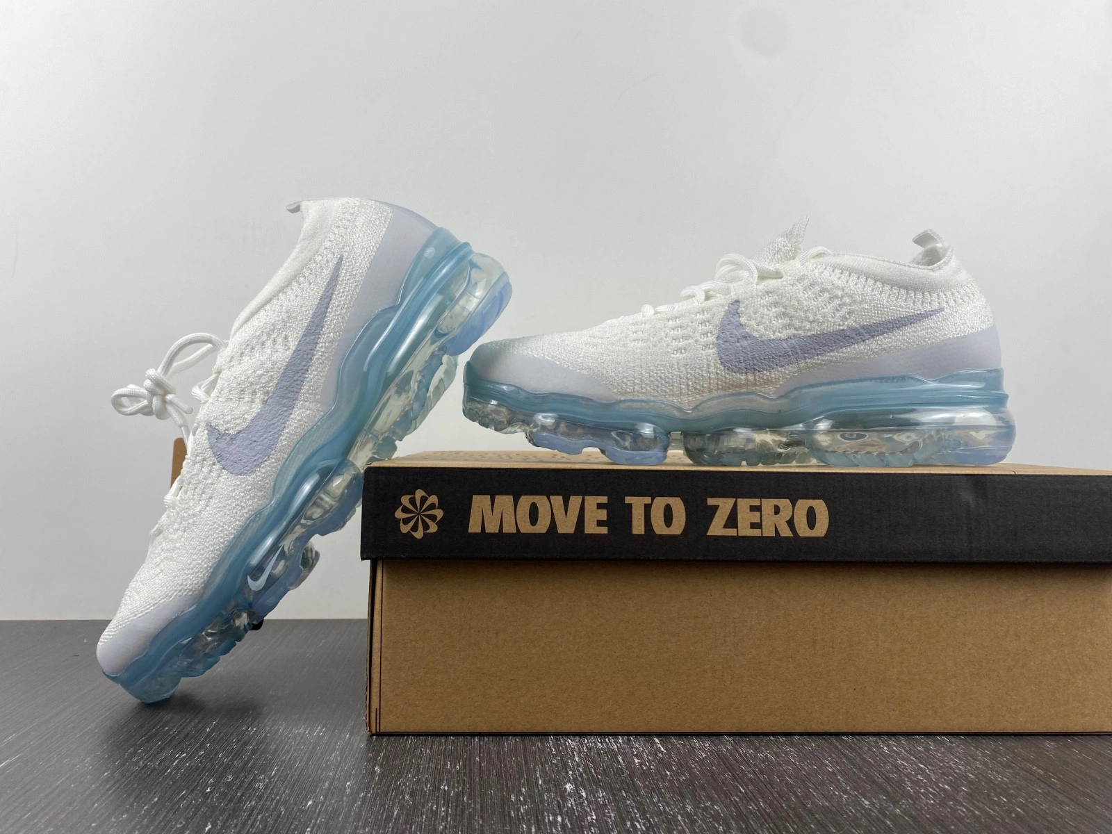 Wmns Air VaporMax 2023 Flyknit 'Pure Platinum'  DV6840-100
