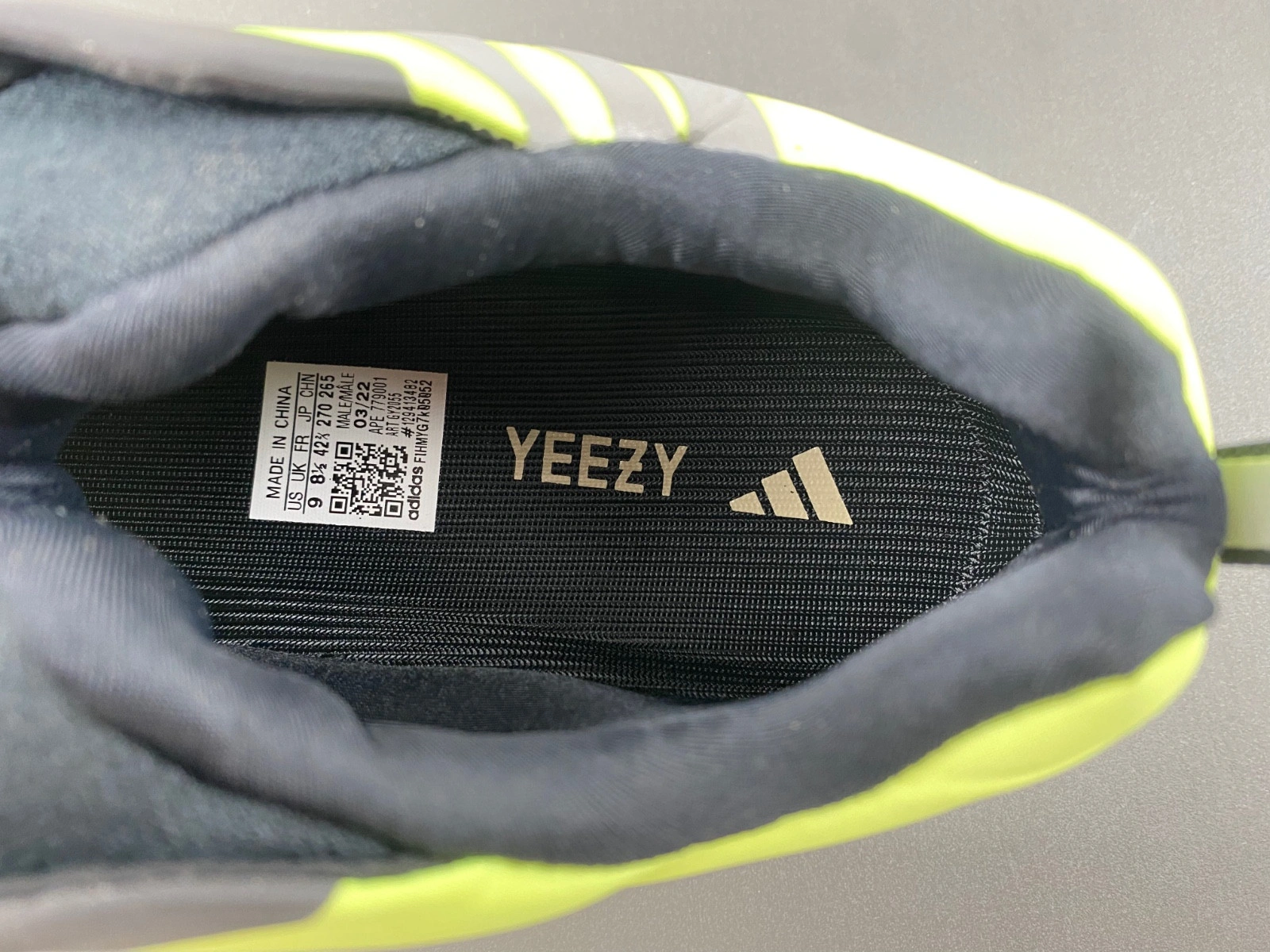 Yeezy Boost 700 MNVN Laceless 'Phosphor' - GY2055