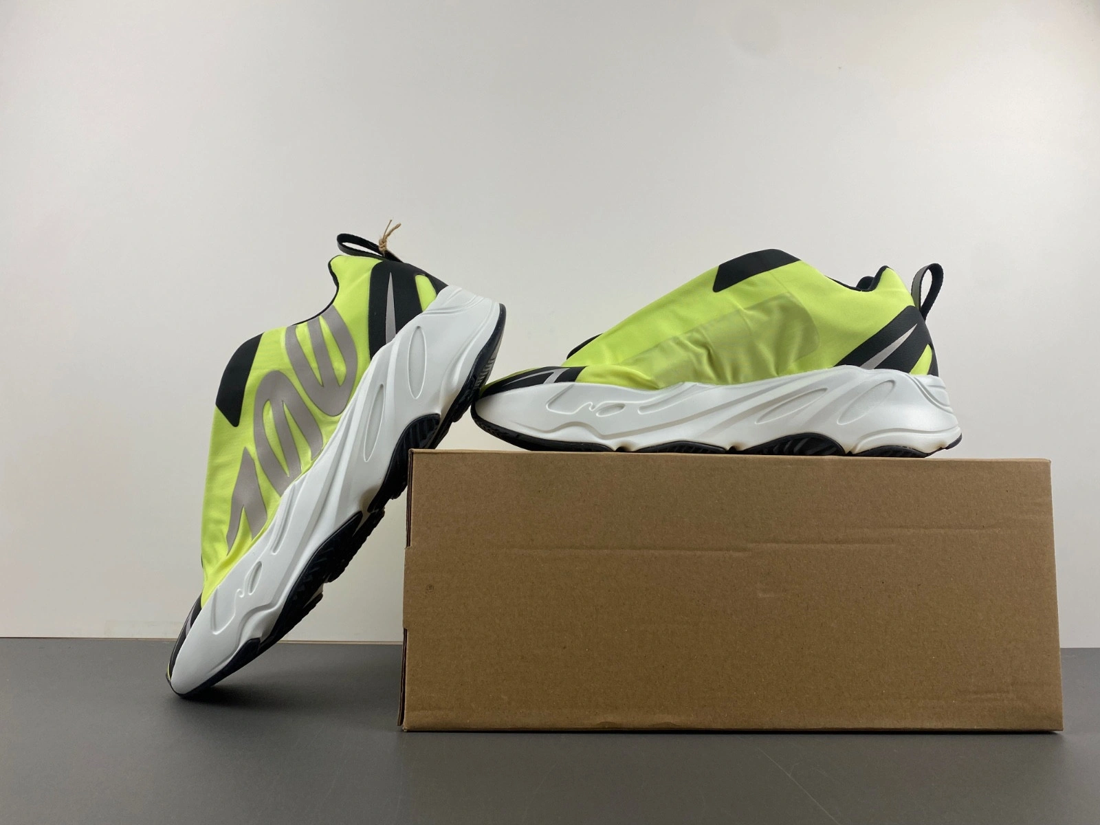 Yeezy Boost 700 MNVN Laceless 'Phosphor' - GY2055