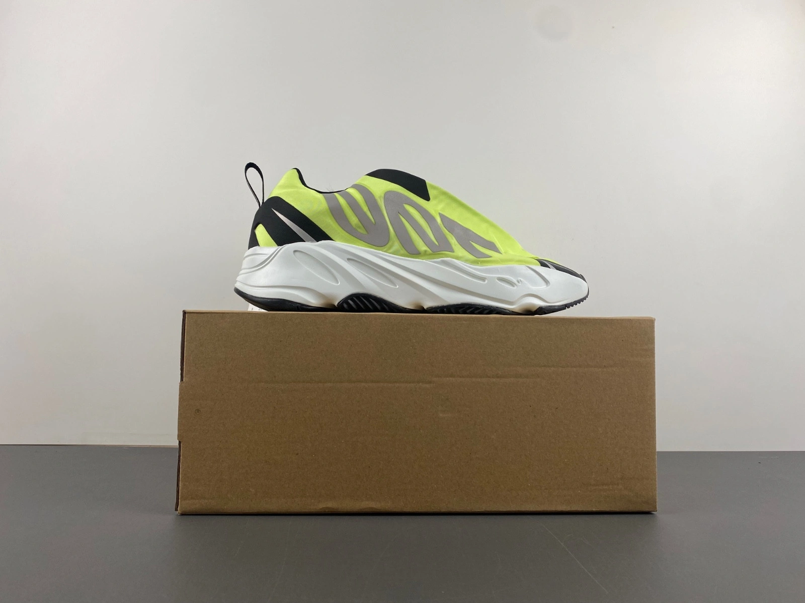 Yeezy Boost 700 MNVN Laceless 'Phosphor' - GY2055
