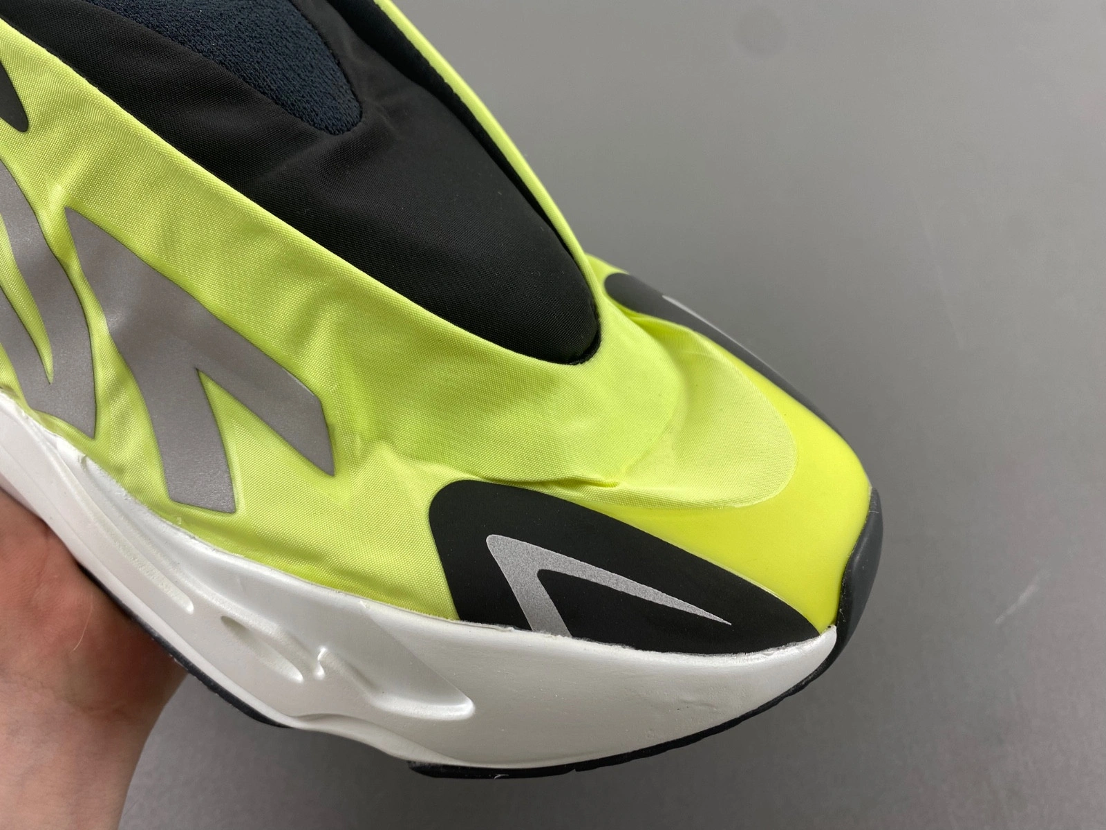 Yeezy Boost 700 MNVN Laceless 'Phosphor' - GY2055