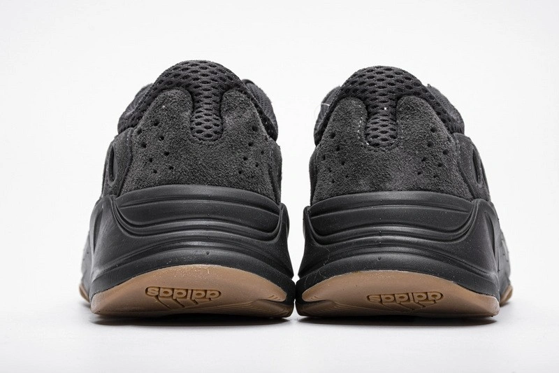 Yeezy Boost 700 'Utility Black'  fv5304