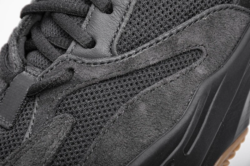 Yeezy Boost 700 'Utility Black'  fv5304